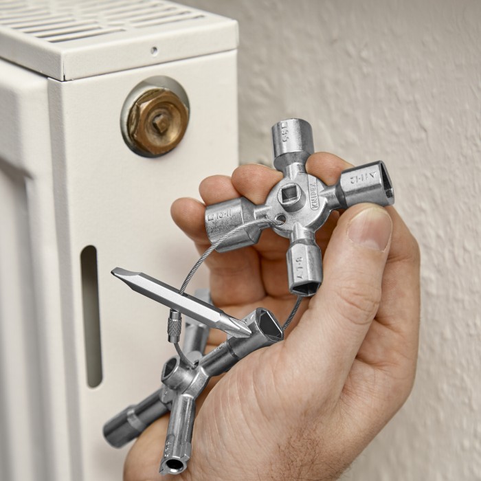 Llave para tableros eléctricos en cruz y sistemas de paso estándar 10 perfiles
