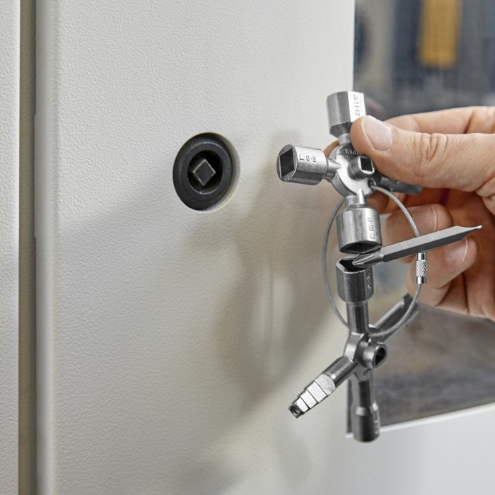 Llave para tableros eléctricos en cruz y sistemas de paso estándar 10 perfiles