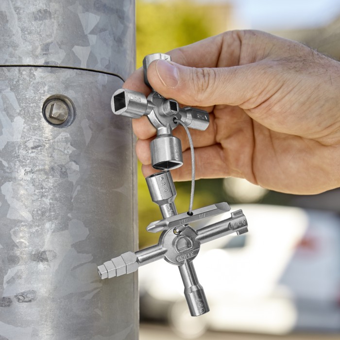 Llave para tableros eléctricos en cruz y sistemas de paso estándar 10 perfiles