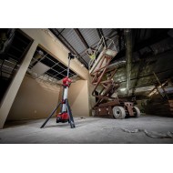 Linterna tipo tripode de 6000 lumens M18 (solo herramienta)