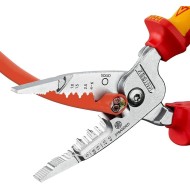 Alicate para instalaciones eléctricas