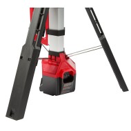 PROMO MILWAUKEE: Torre de iluminación led 2500 lúmenes (2131-20), GRATIS Batería M18™ REDLITHIUM™ XC 5.0 AMP (48-11-1850)
