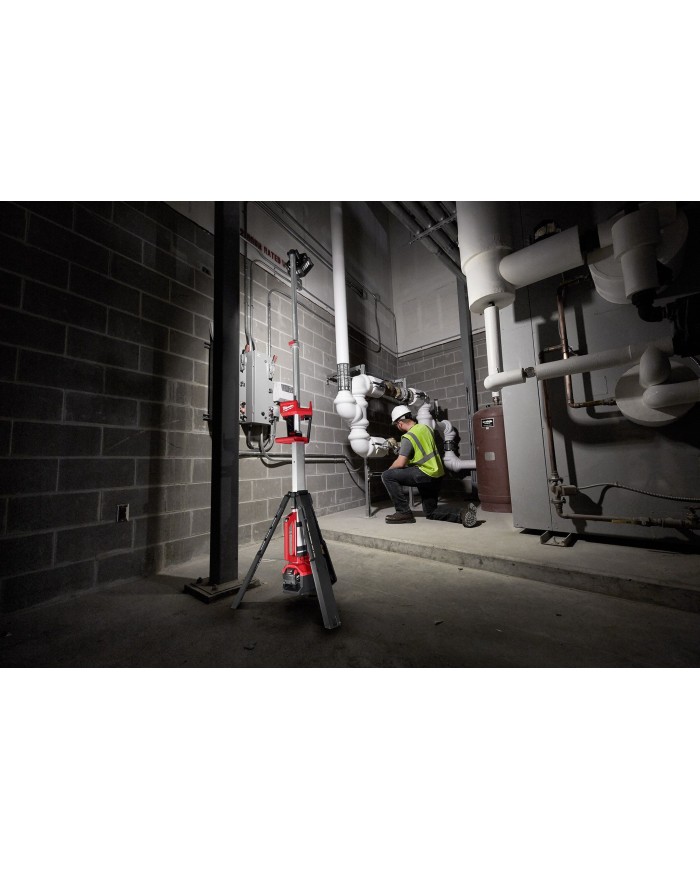 PROMO MILWAUKEE: Torre de iluminación led 2500 lúmenes (2131-20), GRATIS Batería M18™ REDLITHIUM™ XC 5.0 AMP (48-11-1850)