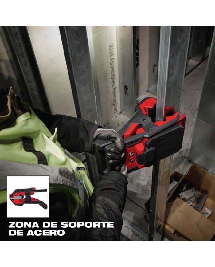 PROMO ABRIL: Linterna Milwaukee magnética tipo pinza M18™ ROVER™ (2358-20) 1500 lumens GRATIS: Batería M18™ FORGE™ XC 8.0 AMP