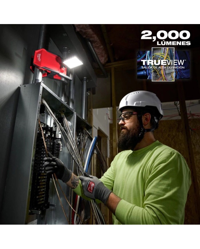 PROMO ABRIL: Linterna Milwaukee magnética tipo pinza M18™ ROVER™ (2358-20) 1500 lumens GRATIS: Batería M18™ FORGE™ XC 8.0 AMP