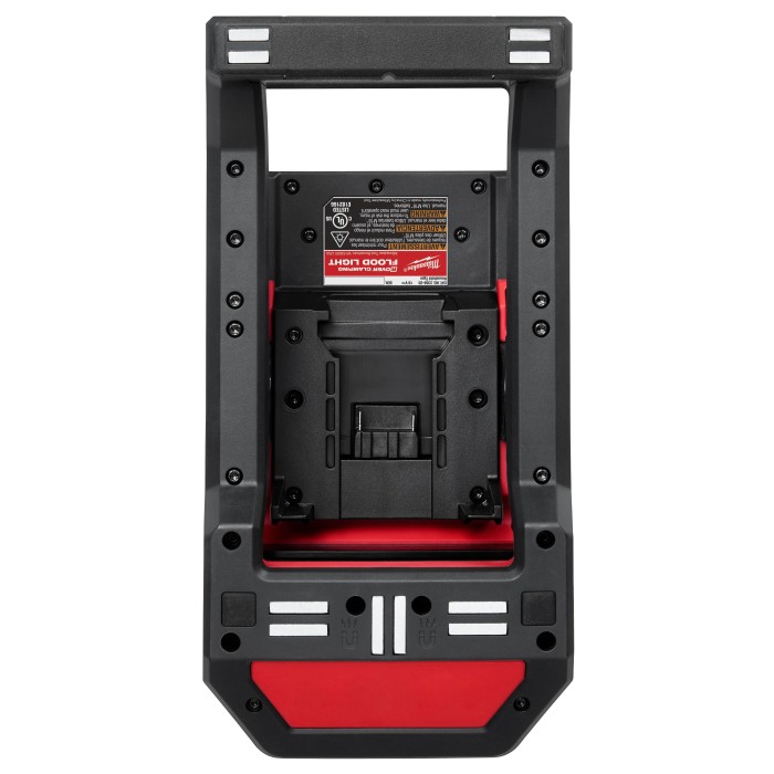 PROMO ABRIL: Linterna Milwaukee magnética tipo pinza M18™ ROVER™ (2358-20) 1500 lumens GRATIS: Batería M18™ FORGE™ XC 8.0 AMP