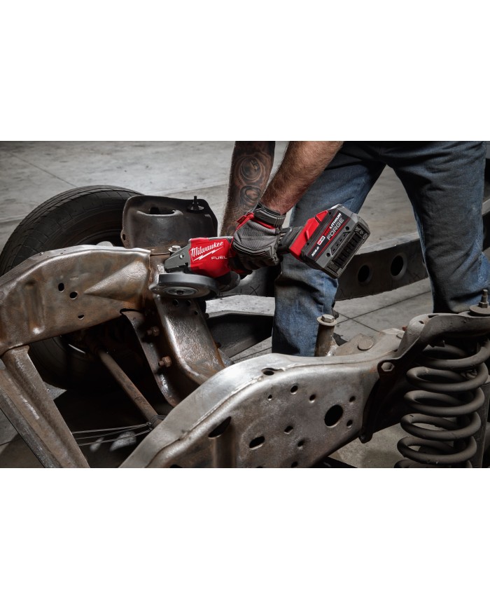 PROMO MILWAUKEE: Amoladora Milwaukee inalámbrica 4"1/2 - 6" M18™ (3670-20) GRATIS Batería M18™ FORGE™ 8.0 AMP