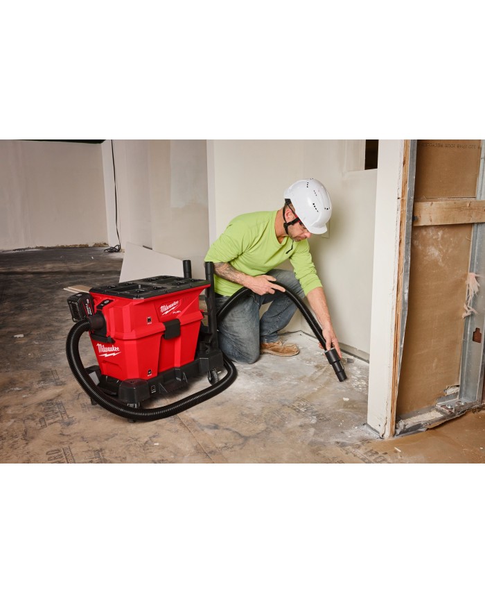 PROMO MILWAUKEE: Aspiradora Milwaukee PACKOUT™ 6 GL 0915-20, GRATIS Batería Milwaukee XC 8.0 M18™ FORGE™ 48-11-1881