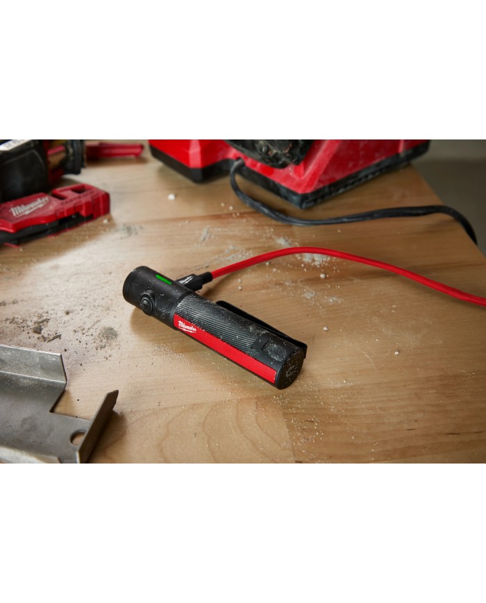 PROMO MILWAUKEE: Linterna de mano USB recargable Milwaukee 500 lúmenes (2011R)