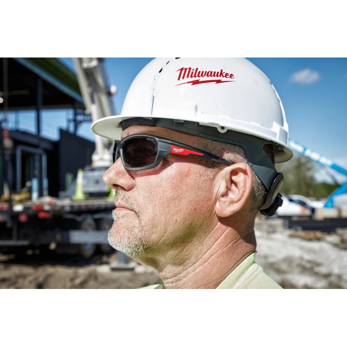 PROMO MILWAUKEE: Gafas de protección Fotocromáticas con Lunas Transitions milwaukee (48-73-2128) antiempañantes